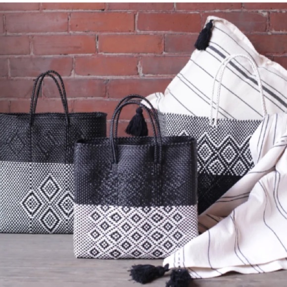 Bexuko Alta Tote - Picture 3 of 3